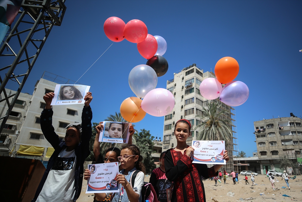 Gazzeli çocuklar İsrail'in katlettiği arkadaşları için gökyüzüne balon bıraktı 10