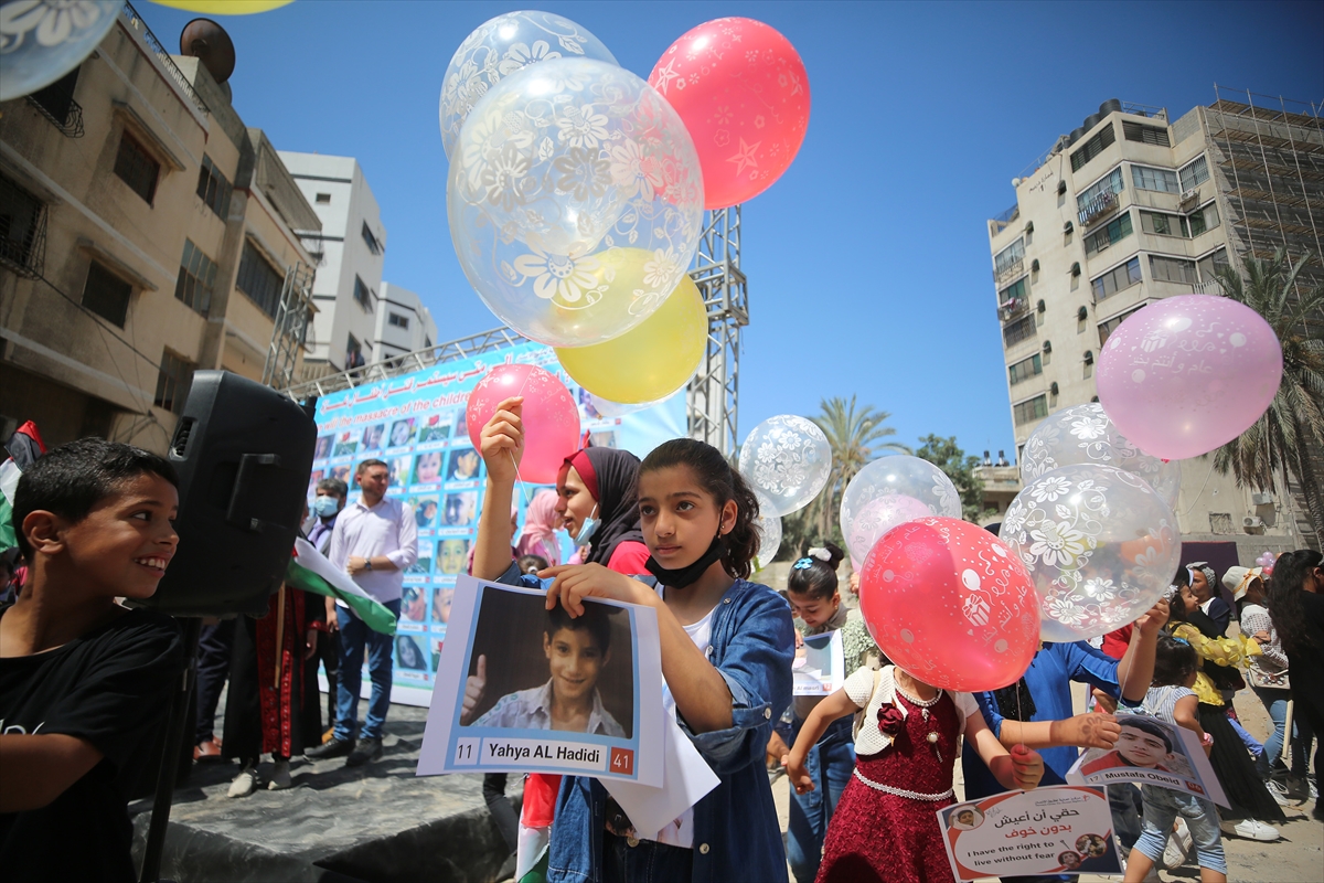 Gazzeli çocuklar İsrail'in katlettiği arkadaşları için gökyüzüne balon bıraktı 3
