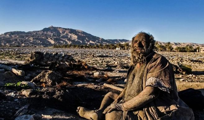 65 yıldır yıkanmayan adam görenleri şaşkına çeviriyor 2