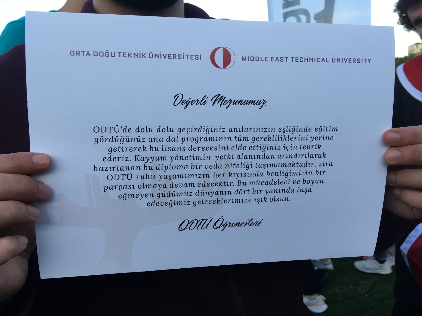 ODTÜ'lü öğrencileri mezuniyet töreninde birbirinden mizahi pankart taşıdılar 13