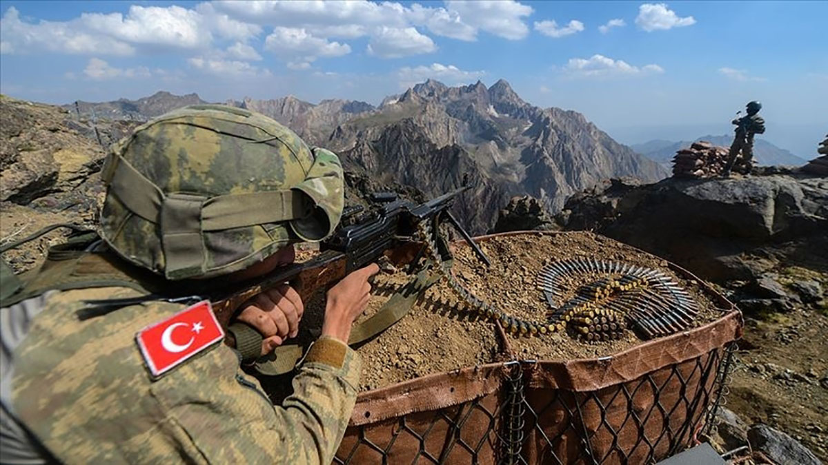 Pençe Yıldırım operasyon bölgesinde 12 PKK'lı terörist etkisiz hale getirildi 1