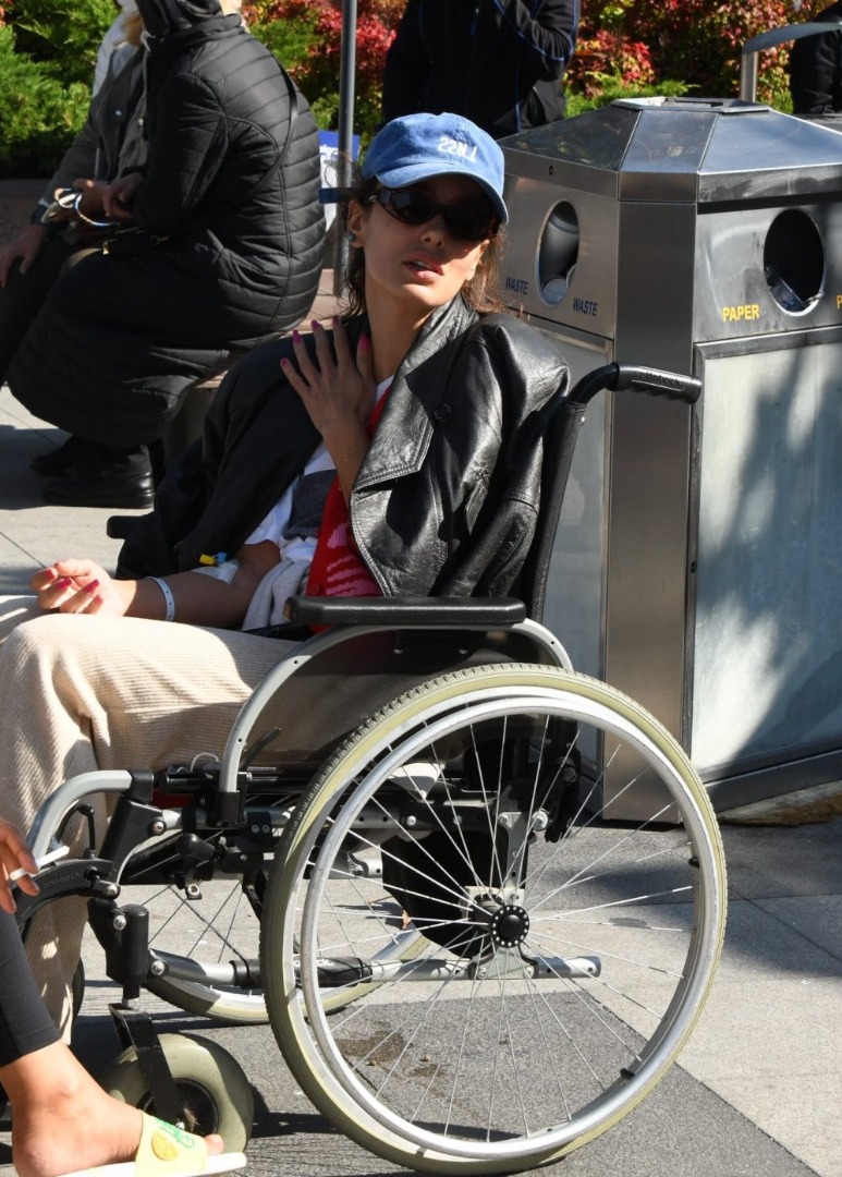 Ünlü oyuncunun tekerlekli sandalyede görüntüleri ortaya çıktı 2