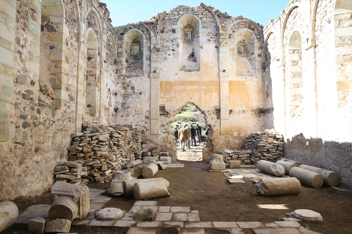 Şah Yolu'ndaki tarihi kilise restore ediliyor 3
