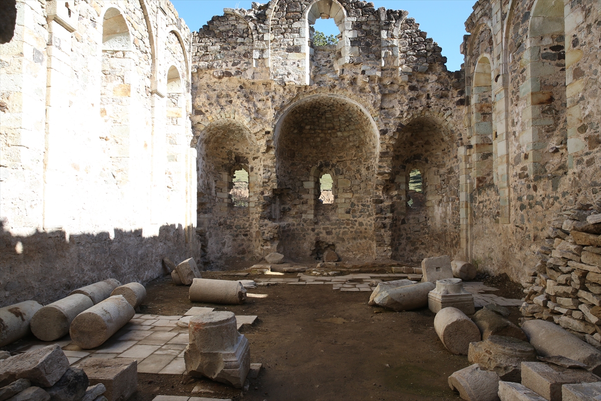 Şah Yolu'ndaki tarihi kilise restore ediliyor 5