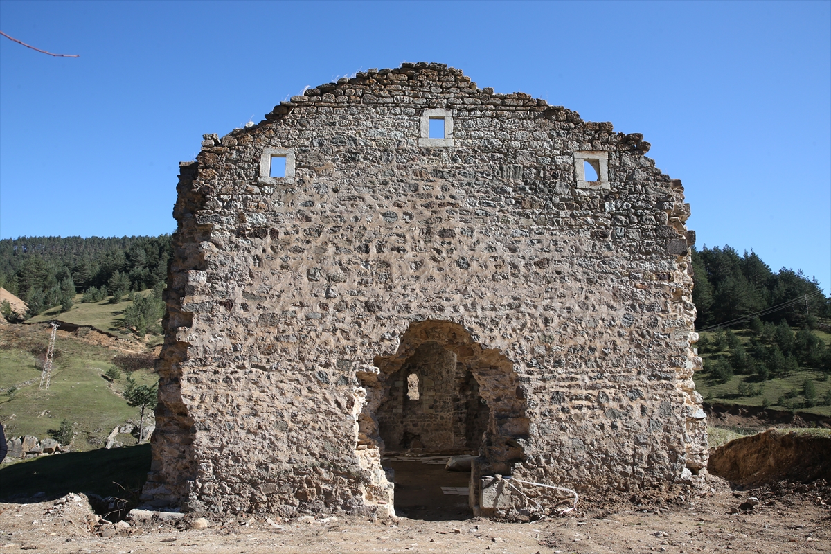 Şah Yolu'ndaki tarihi kilise restore ediliyor 7