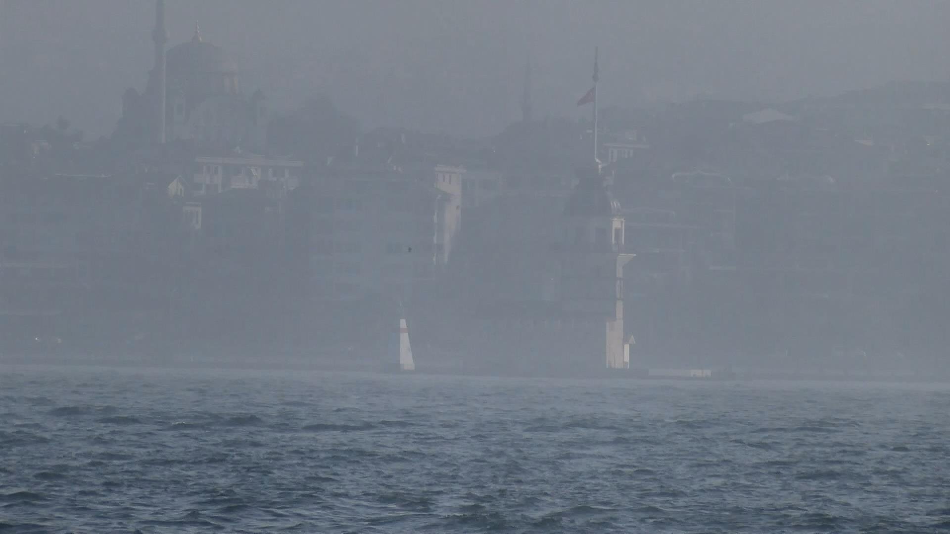 İstanbul Boğazı'nda sis! Gemiler bekliyor 4