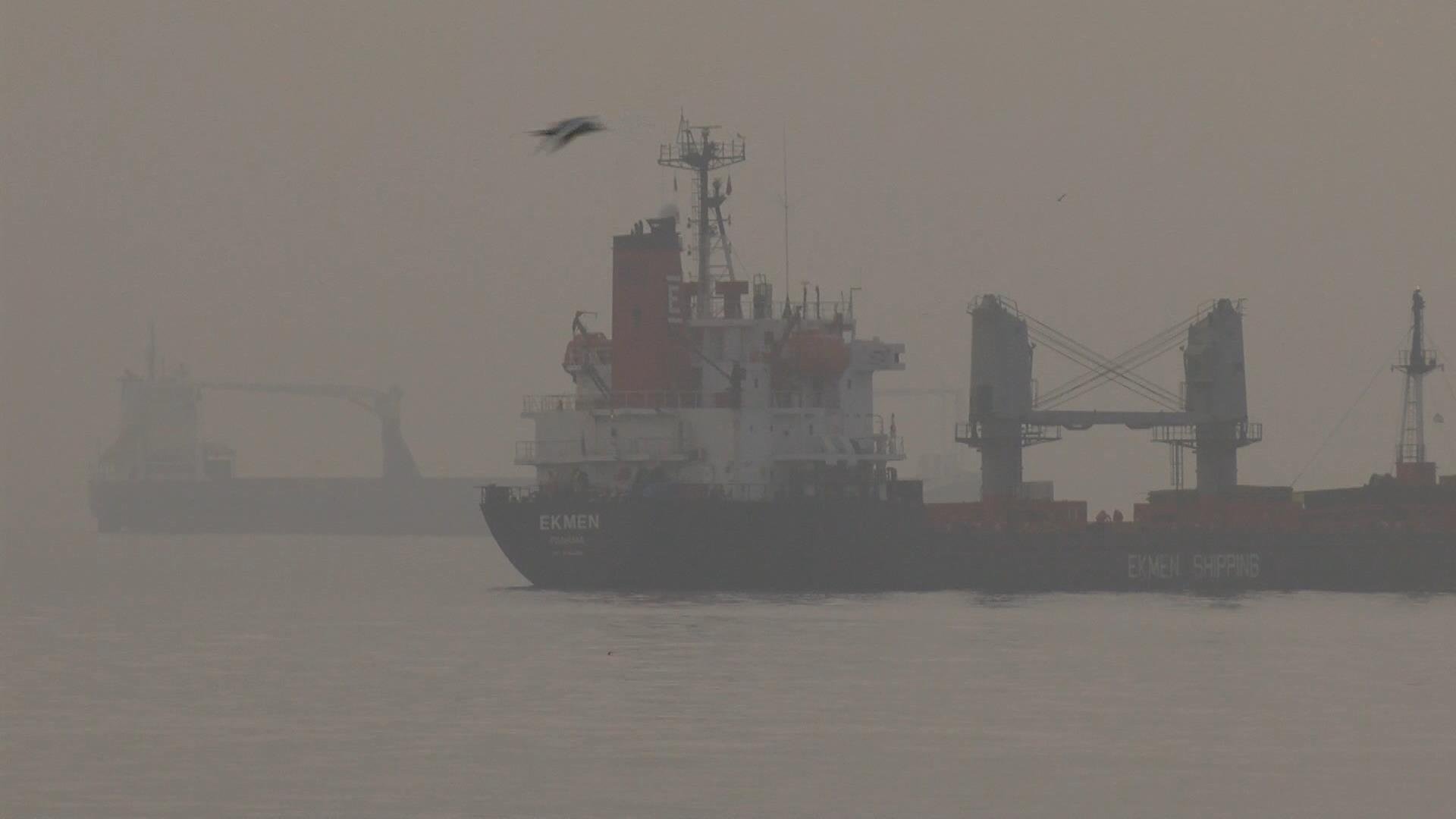 İstanbul Boğazı'nda sis! Gemiler bekliyor 1