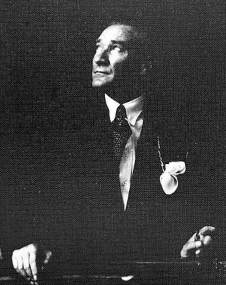 Ünlü isimler 10 Kasım'da Atatürk'ü böyle andı. ''Sonsuza dek; Saygı ve Minnet ile'' 22
