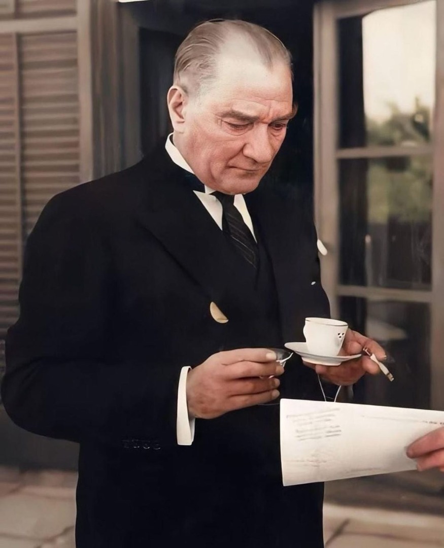Ünlü isimler 10 Kasım'da Atatürk'ü böyle andı. ''Sonsuza dek; Saygı ve Minnet ile'' 4