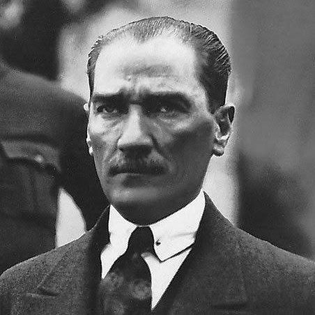 Ünlü isimler 10 Kasım'da Atatürk'ü böyle andı. ''Sonsuza dek; Saygı ve Minnet ile'' 1