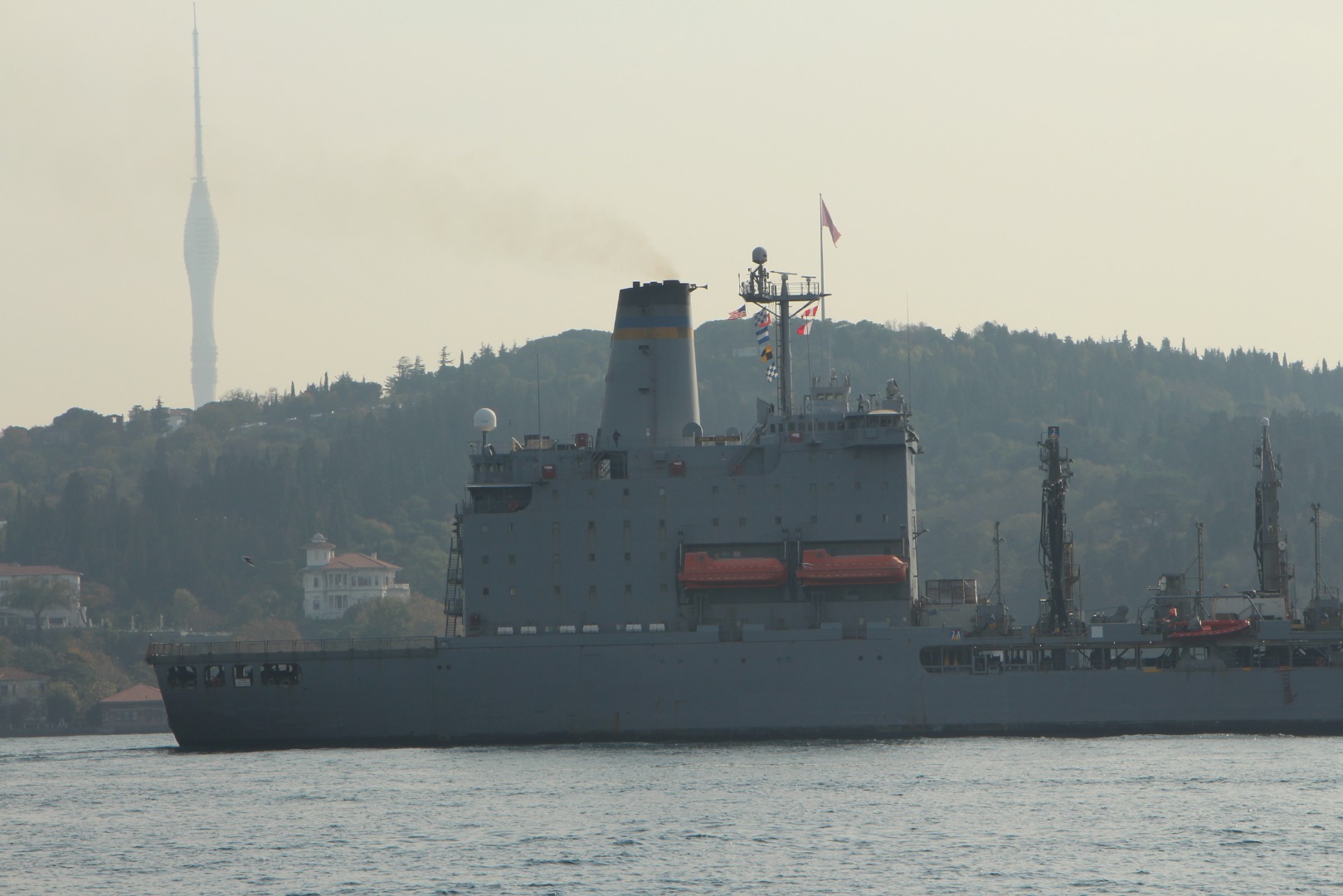 ABD Donanma Gemisi İstanbul Boğazı'ndan geçti 3