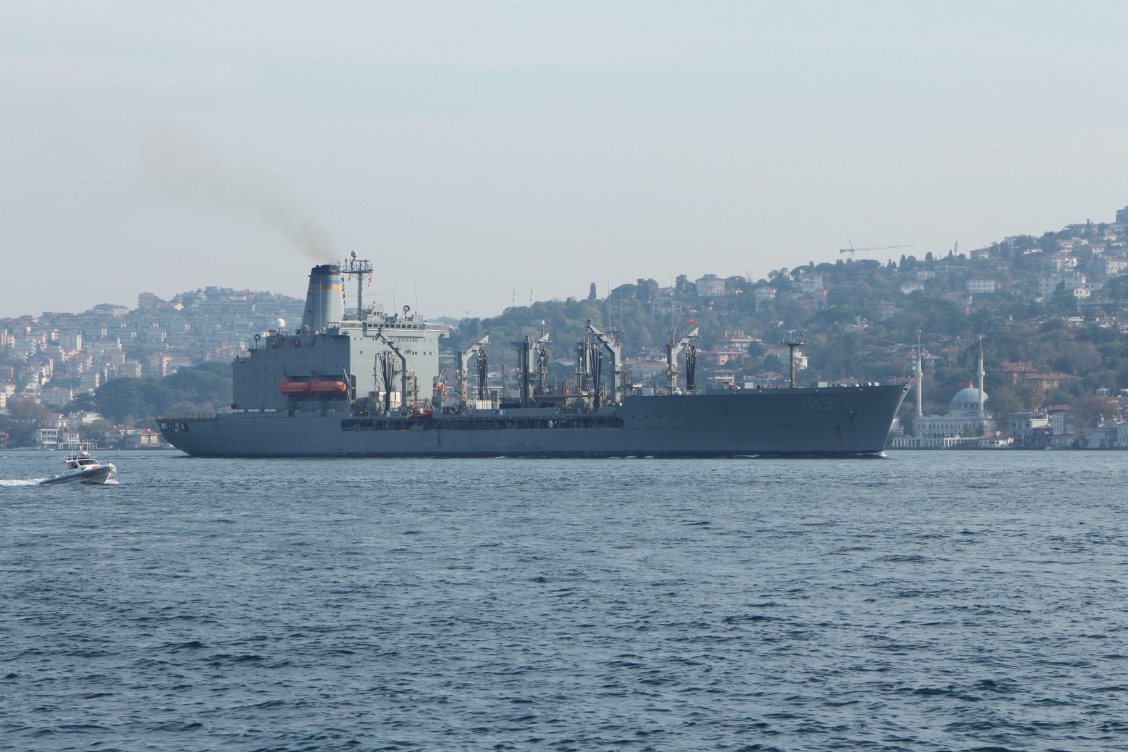 ABD Donanma Gemisi İstanbul Boğazı'ndan geçti 4