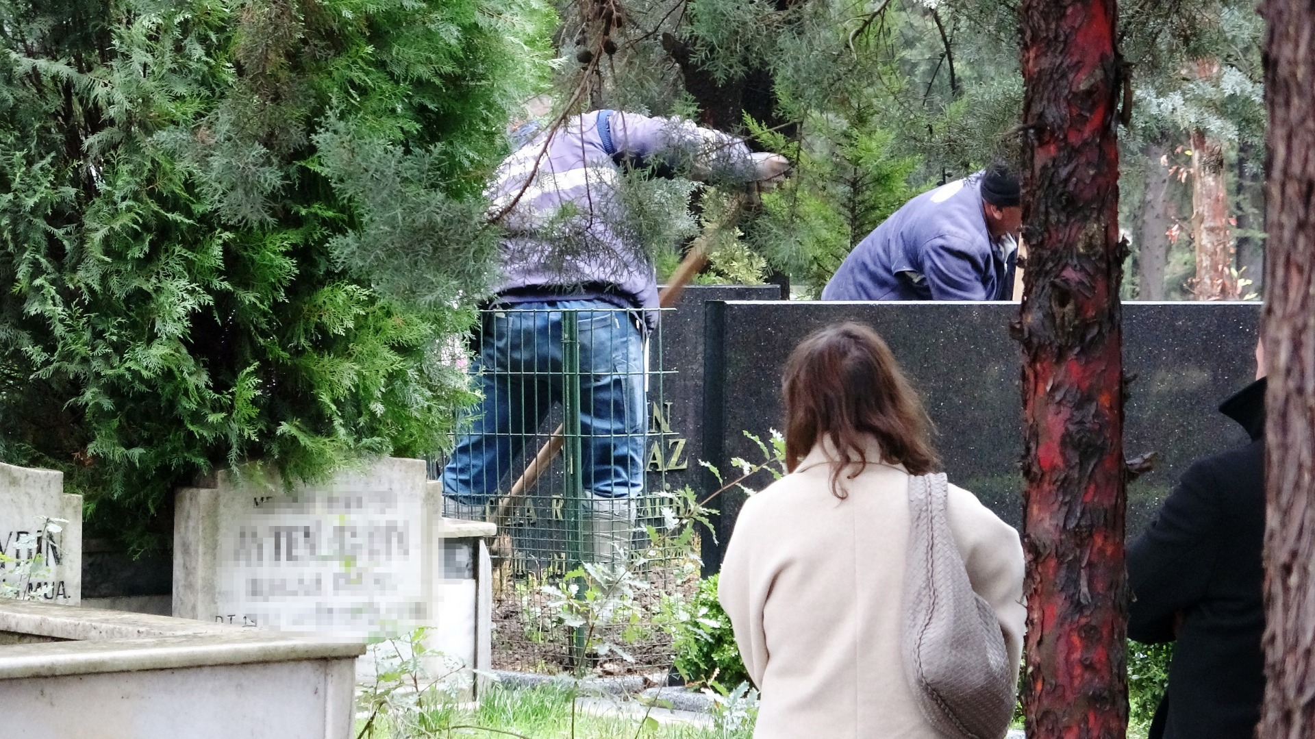 Babalık davasında ünlü tekstilci Ahmet Necati Yılmaz’ın mezarı açıldı 9