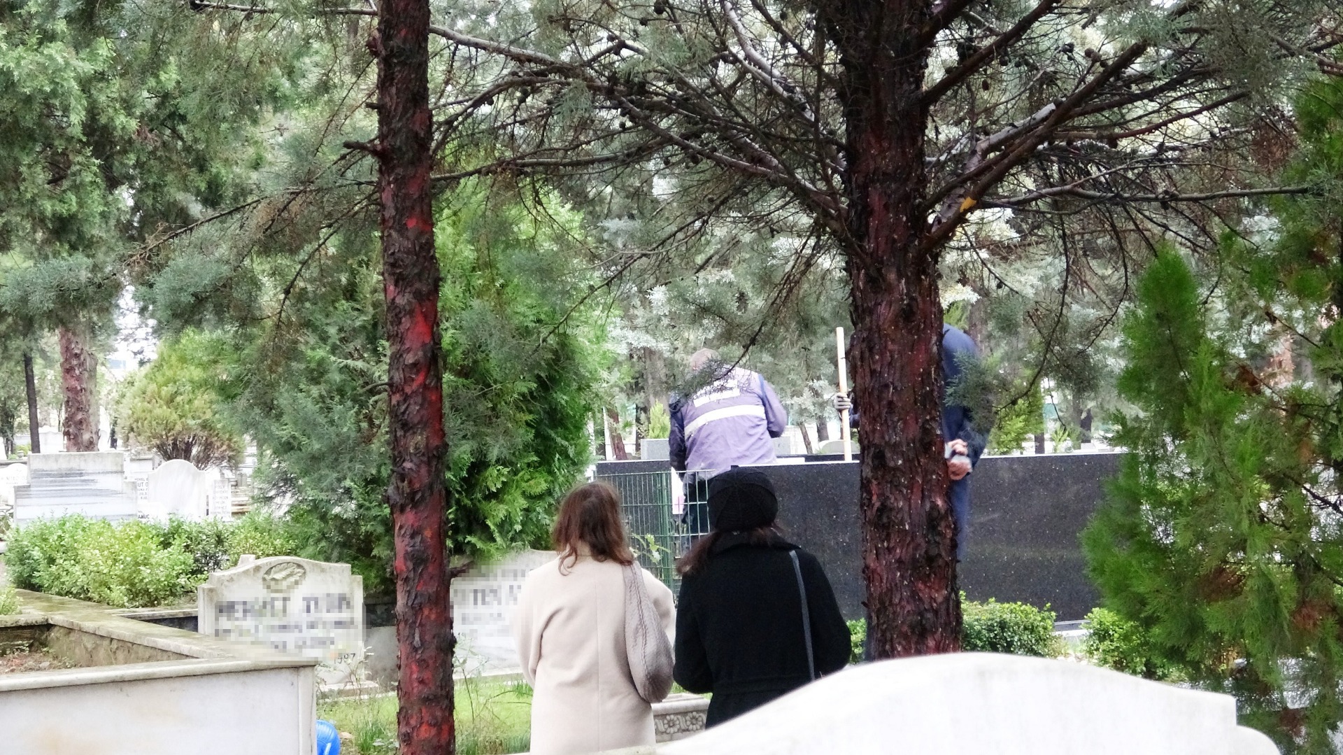 Babalık davasında ünlü tekstilci Ahmet Necati Yılmaz’ın mezarı açıldı 8