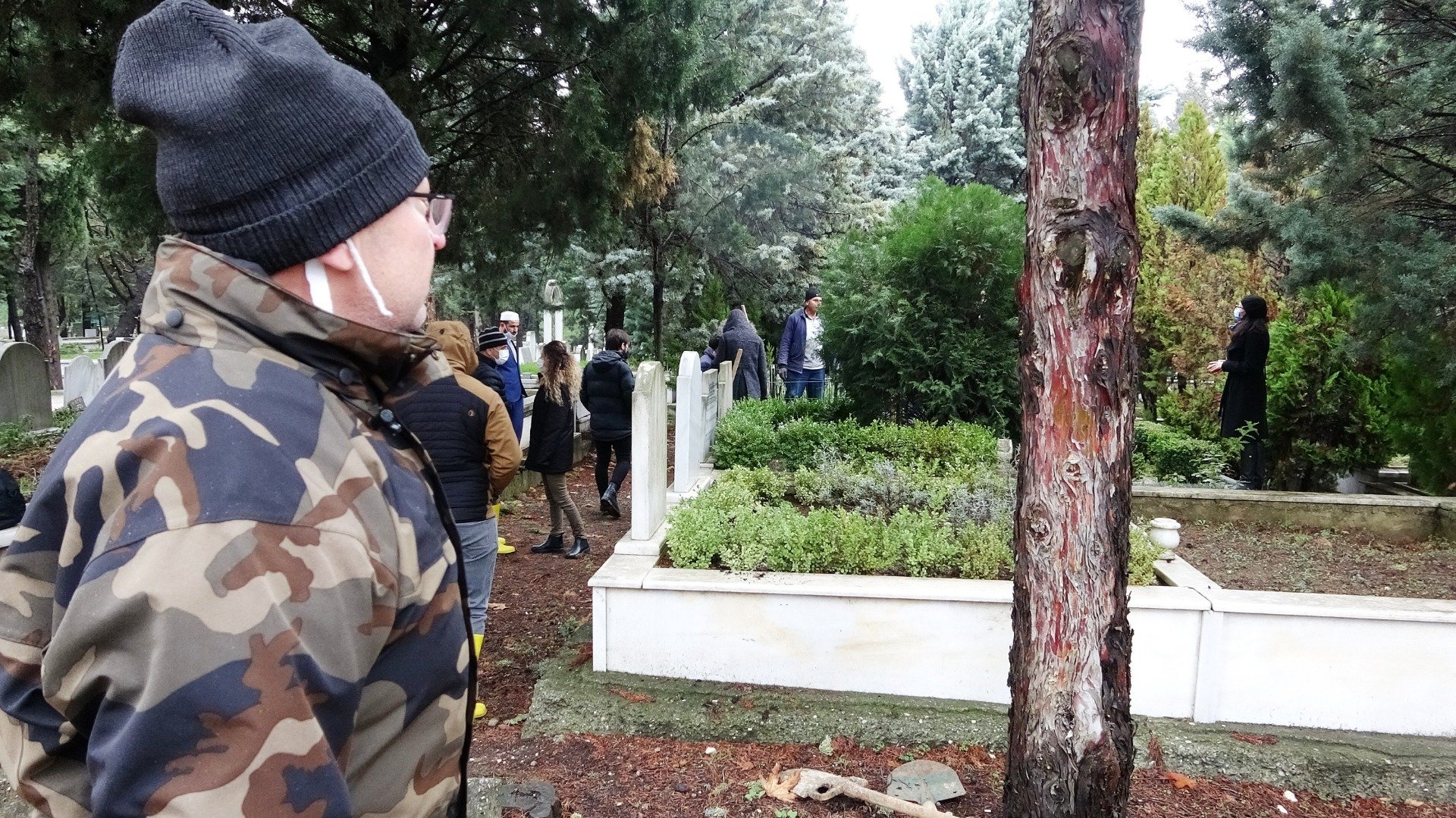 Babalık davasında ünlü tekstilci Ahmet Necati Yılmaz’ın mezarı açıldı 7