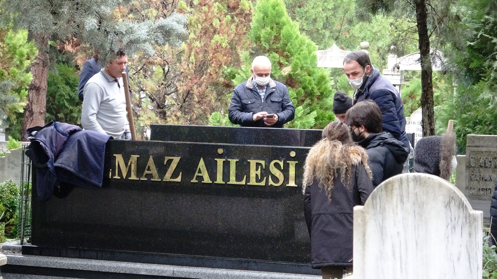 Babalık davasında ünlü tekstilci Ahmet Necati Yılmaz’ın mezarı açıldı 5