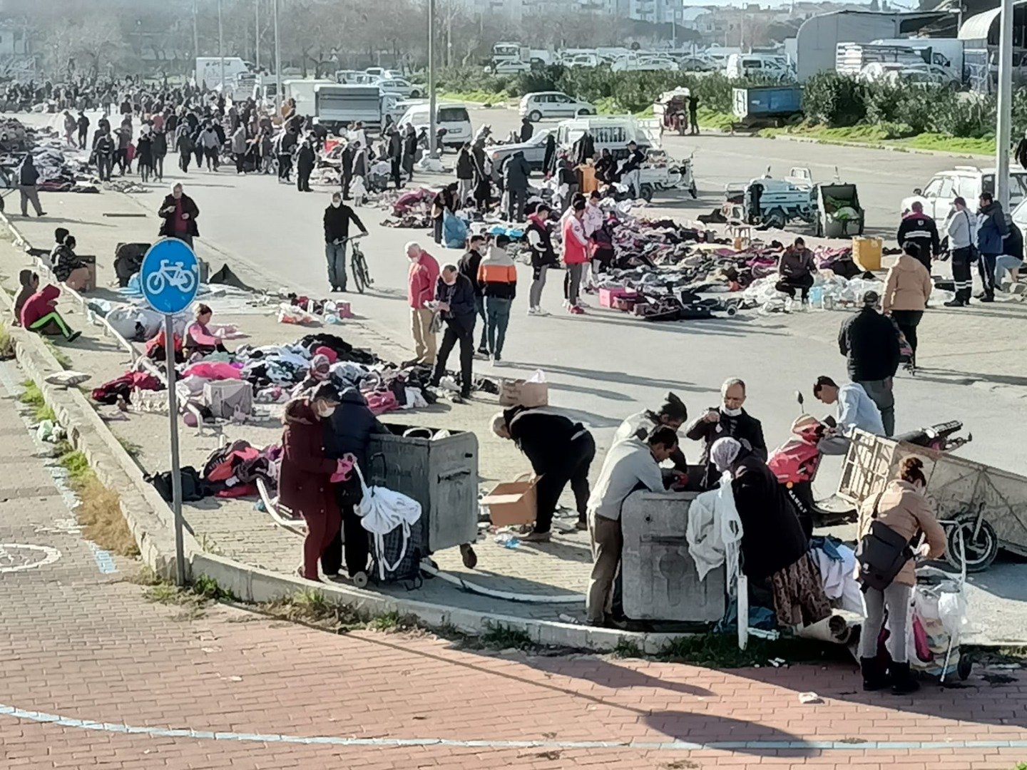 Çöpte ikinci el kavgası! Çaresizliğin fotoğrafı hafızalara kazındı 5