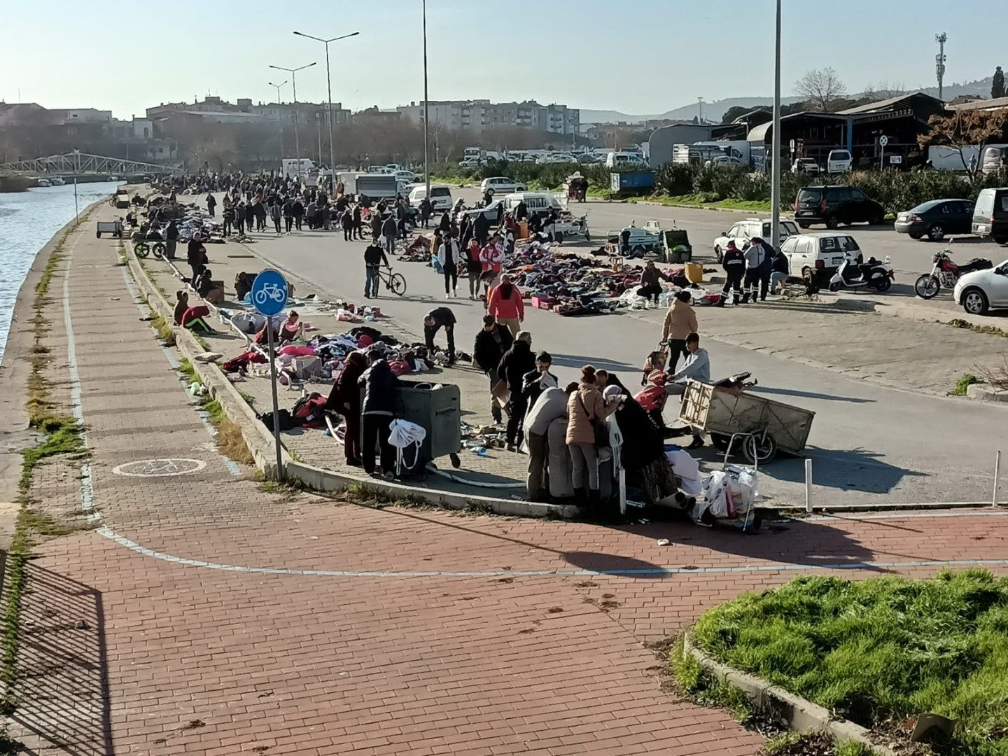 Çöpte ikinci el kavgası! Çaresizliğin fotoğrafı hafızalara kazındı 1