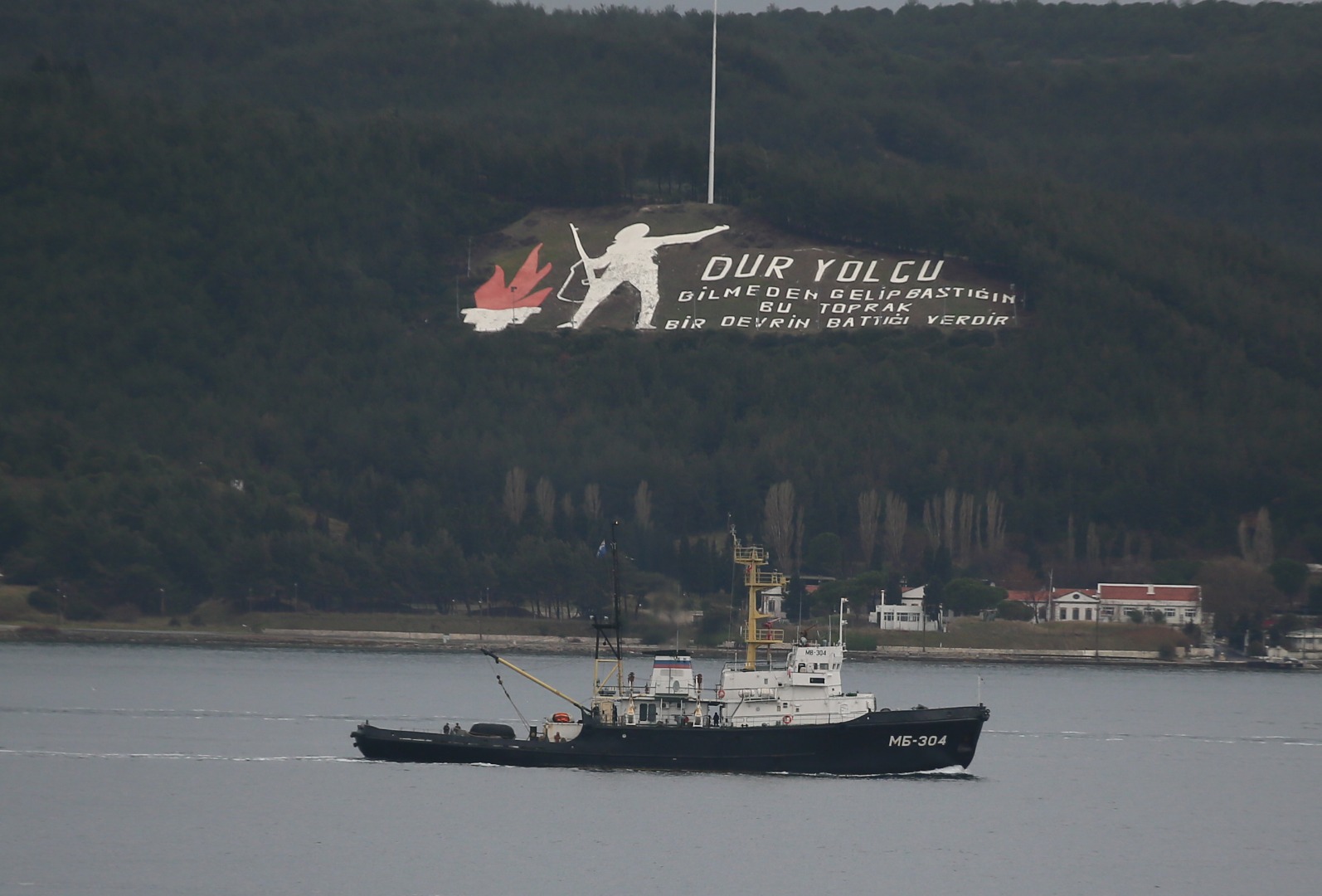 Rus donanmasına ait gemiler Çanakkale Boğazı'ndan geçti 4