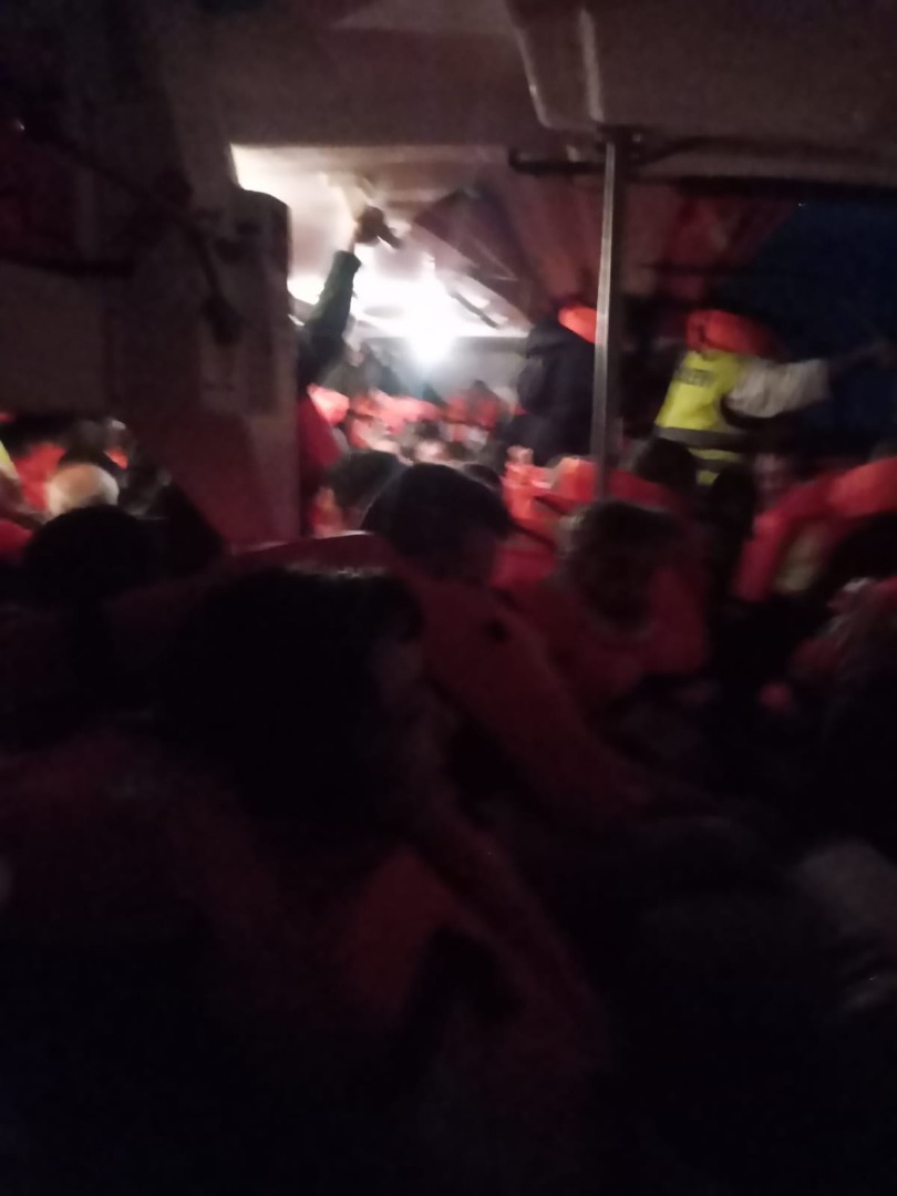 Yunanistan'da 288 yolcu taşıyan gemide yangın çıkmıştı. Yanan gemideki Türk vatandaşlarından haber var 8