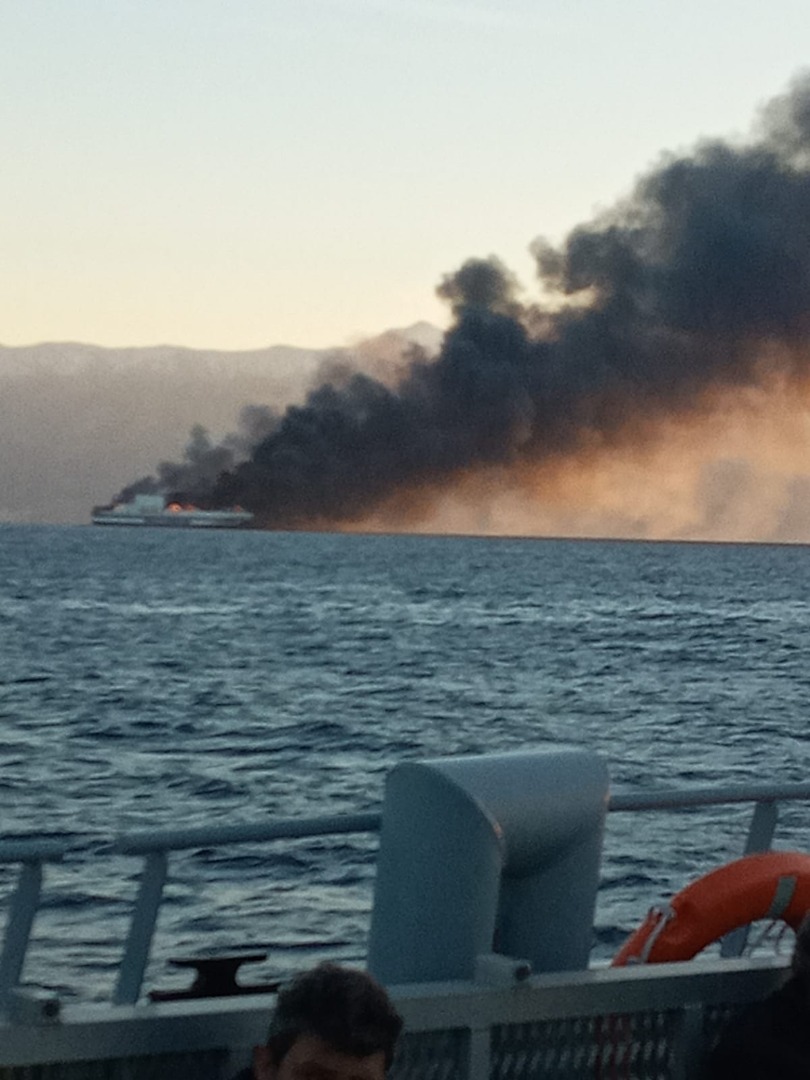 Yunanistan'da 288 yolcu taşıyan gemide yangın çıkmıştı. Yanan gemideki Türk vatandaşlarından haber var 2