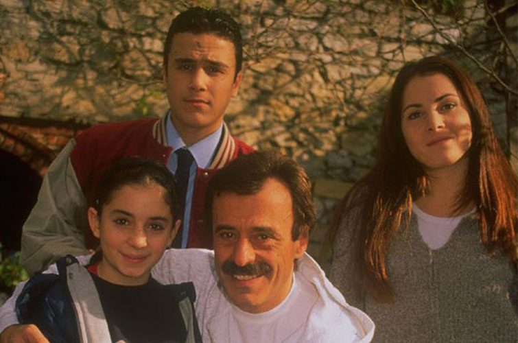 Yayınlandıkları dönem herkesi televizyona kilitleyen 15 nostaljik Türk dizisi 4