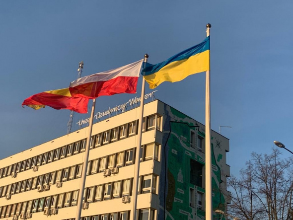 Varşova'da devlet binalarına Ukrayna bayrağının renkleri yansıtıldı 14