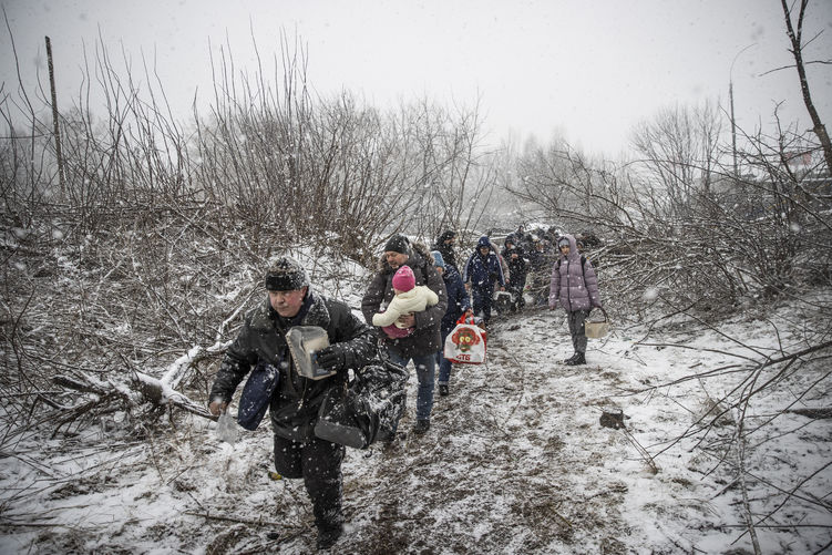 Kar yağışı altındaki Ukrayna’dan tahliyeler devam ediyor 2