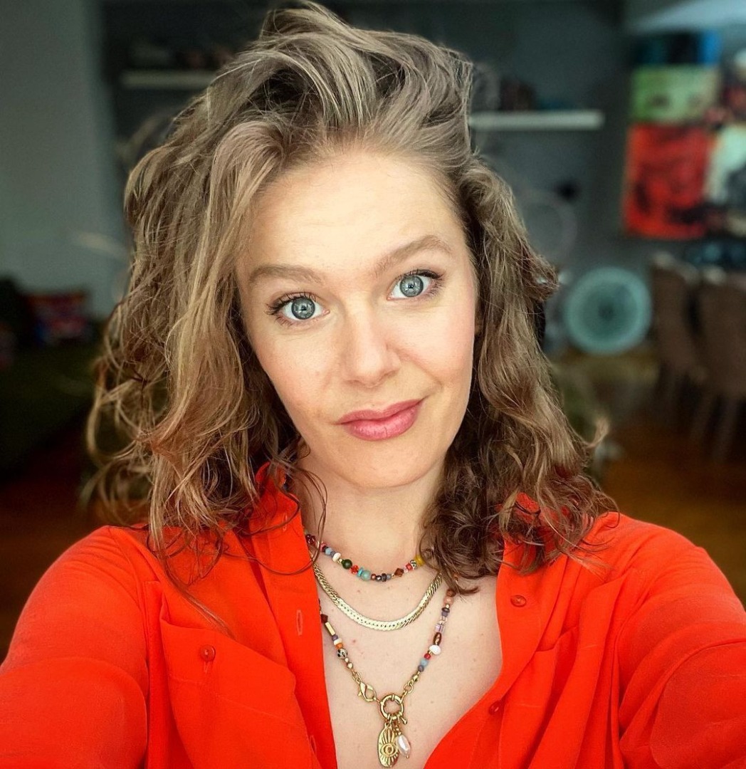 Burcu Biricik'in 11 yıl önceki hali olay oldu! Meğer o yarışmaya katılmış 9