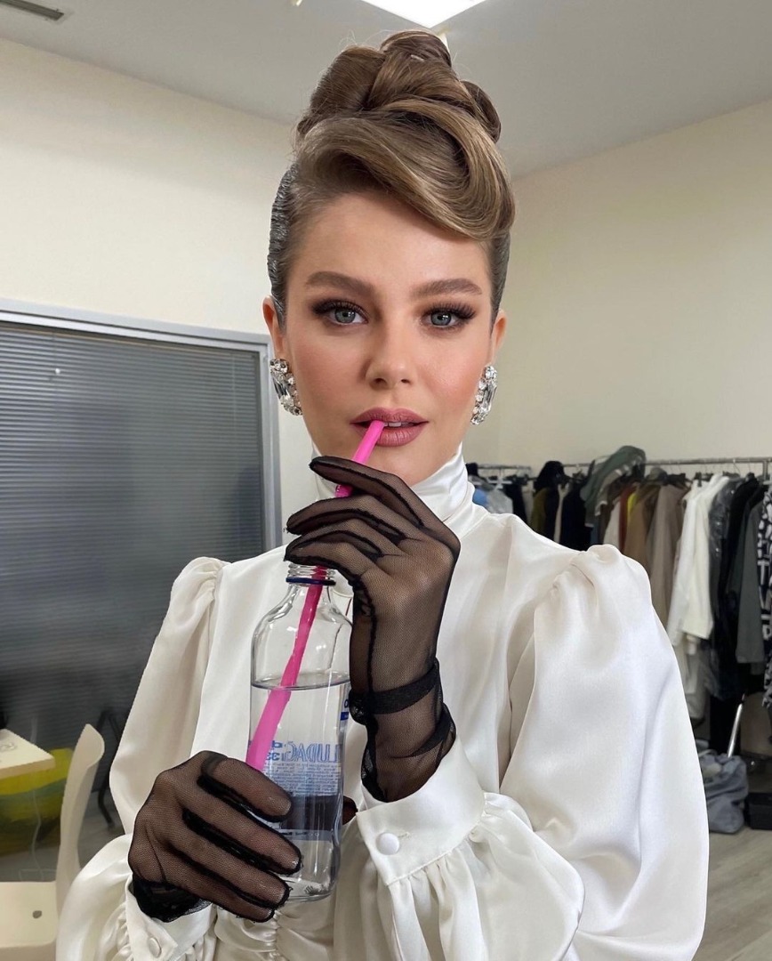 Burcu Biricik'in 11 yıl önceki hali olay oldu! Meğer o yarışmaya katılmış 7