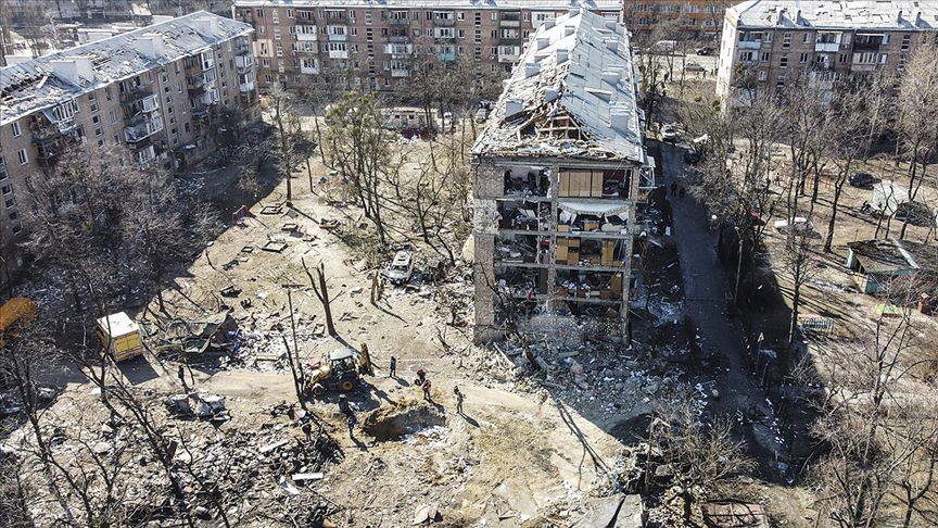 Rus güçleri Kiev’de yine sivil yerleşim bölgesini vurdu 1