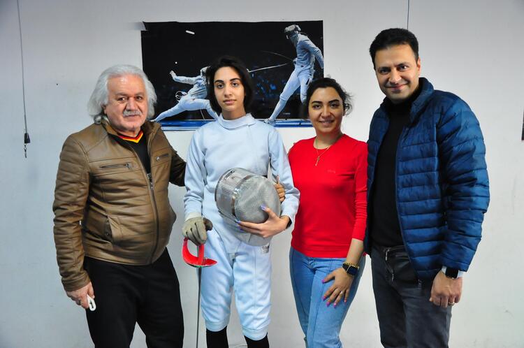İranlı genç sporcu olimpiyat şampiyonluğu hayali için Manisa'ya yerleşti 7