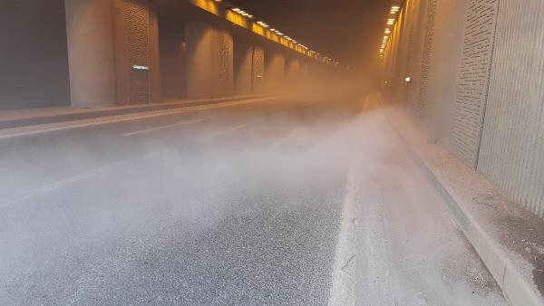 Tüneli bir anda sis gibi kapladı. Sürücüler ne olduğunu anlamadı hemen itfaiyeyi aradı 2