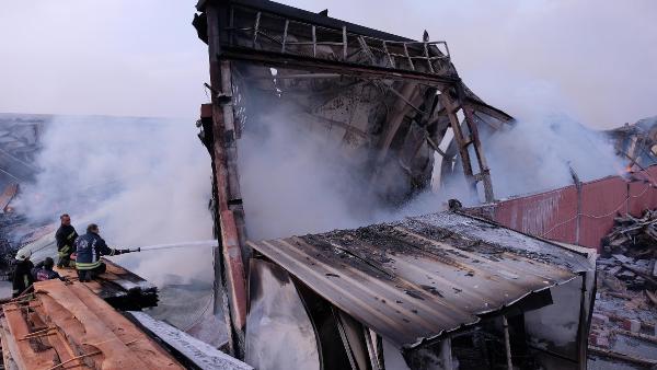 Konya’da mobilya fabrikasında dev yangın! Kadın güvenlik görevlisi yangın yerini terk etmedi 13