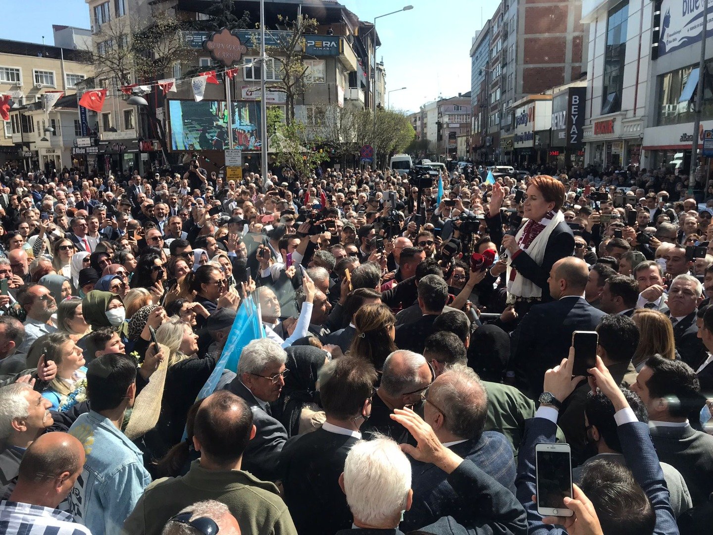 Bursa’da Meral Akşener rüzgarı 9