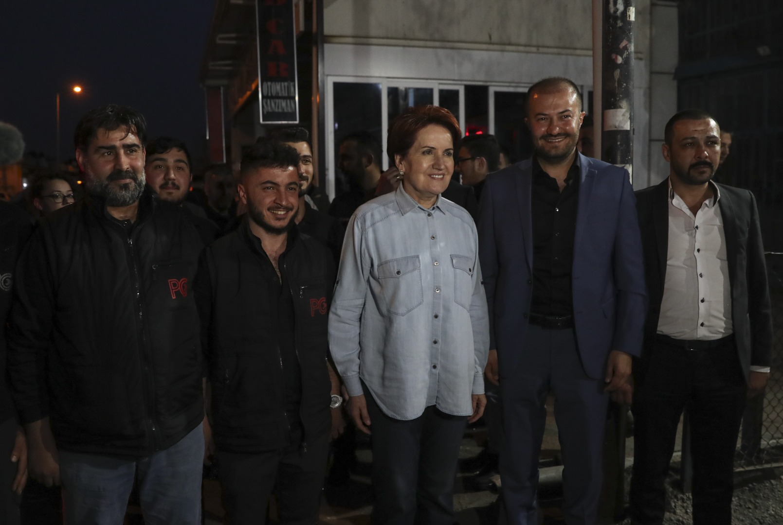 İYİ Parti Genel Başkanı Akşener, oto sanayi çalışanlarıyla iftar yaptı 4
