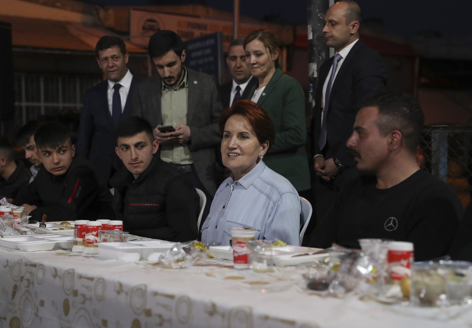 İYİ Parti Genel Başkanı Akşener, oto sanayi çalışanlarıyla iftar yaptı 2