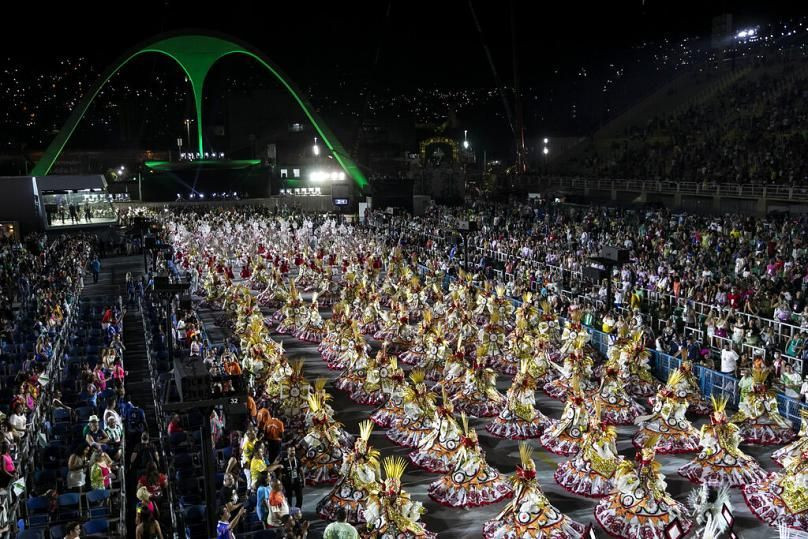 Rio Karnavalı, renkli kostümler içinde coşkuyla devam ediyor 19
