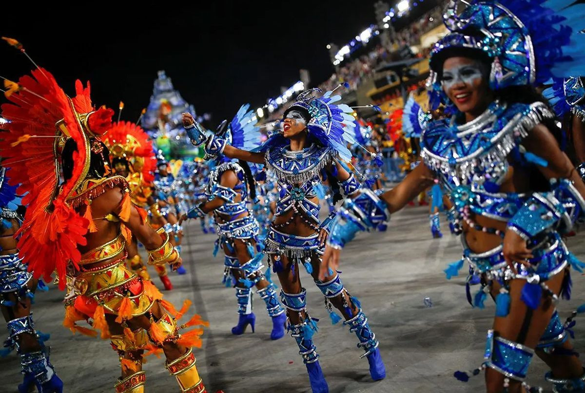 Rio Karnavalı, renkli kostümler içinde coşkuyla devam ediyor 11