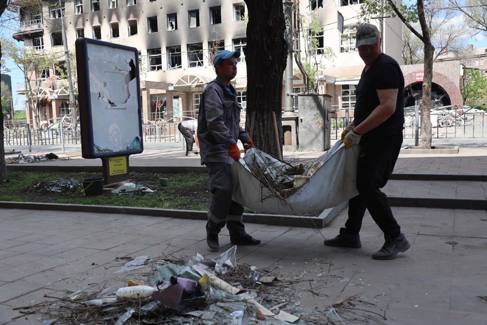 Kuşatma altındaki Mariupol'den insan manzaraları 13