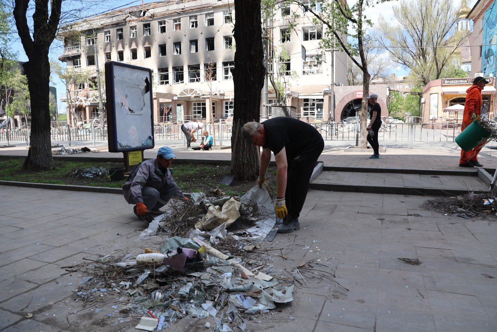 Kuşatma altındaki Mariupol'den insan manzaraları 14