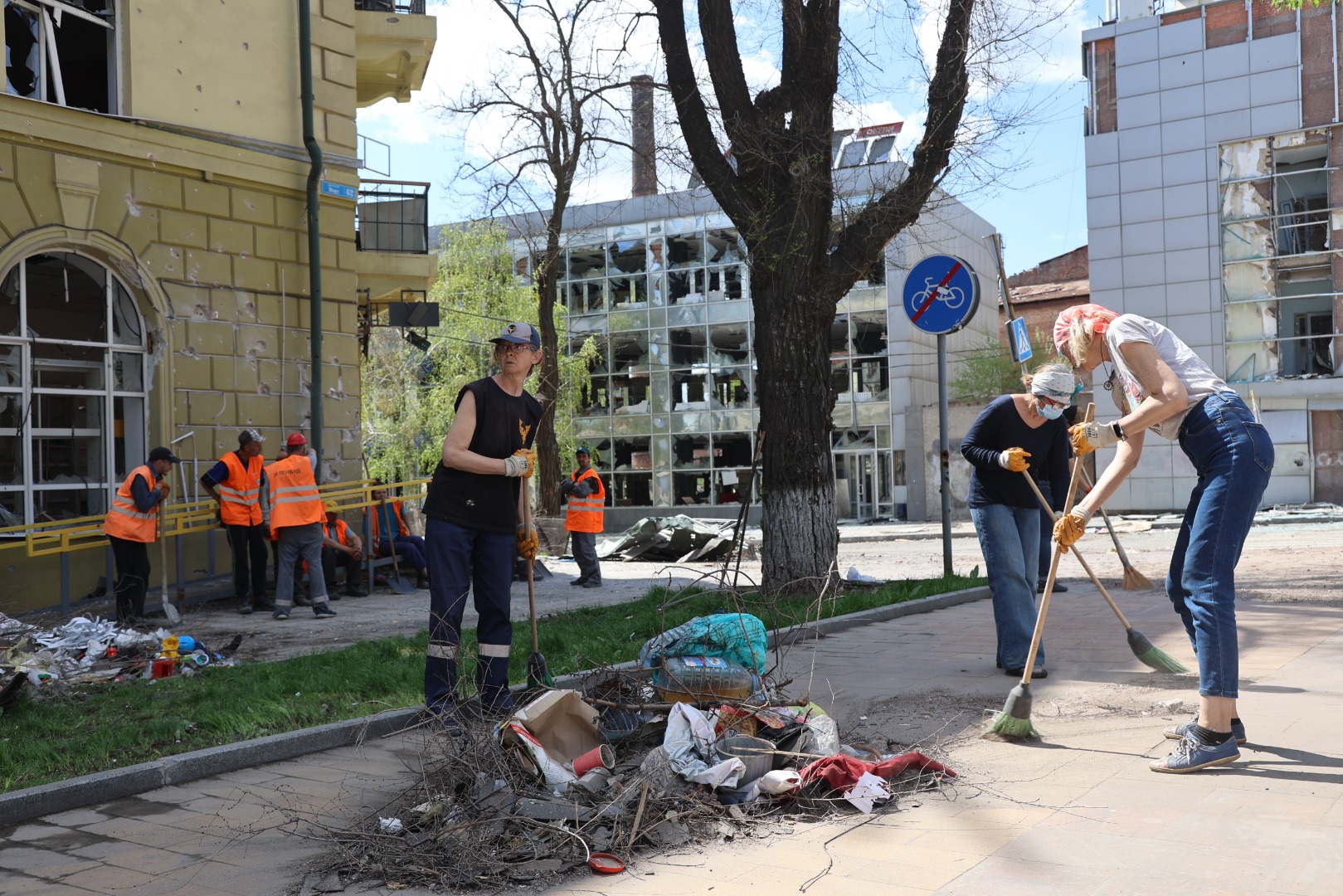 Kuşatma altındaki Mariupol'den insan manzaraları 11