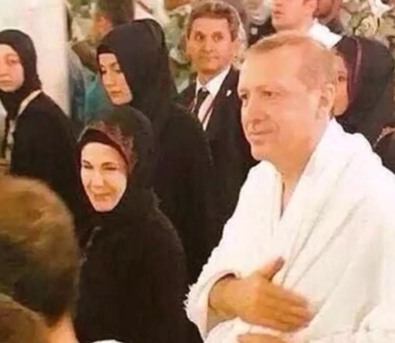 Erdoğan Suudi Arabistan'a gitmişken bakanlarla umre yaptı 1