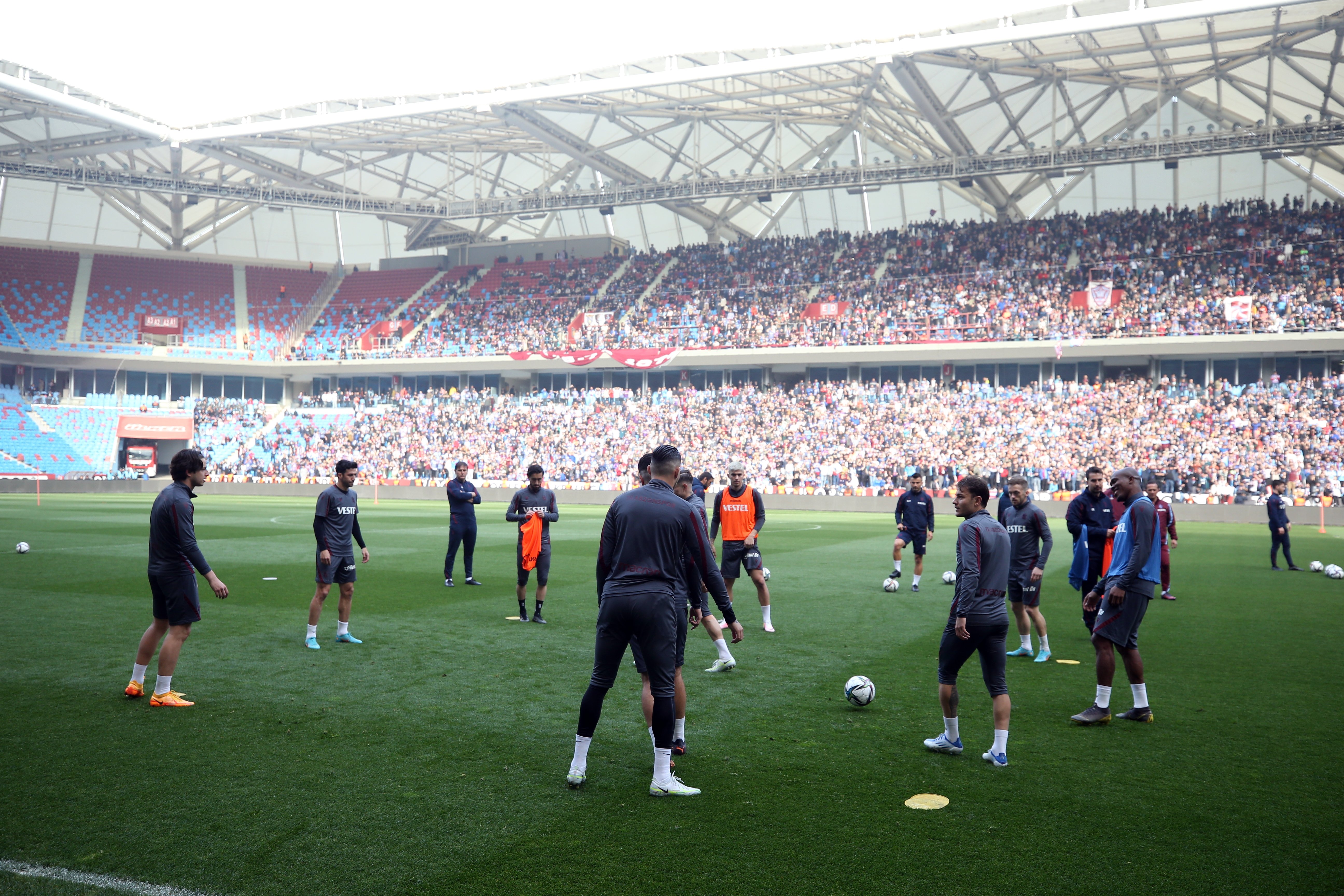 Trabzonspor'dan şampiyonluk kutlaması gibi antrenman 10