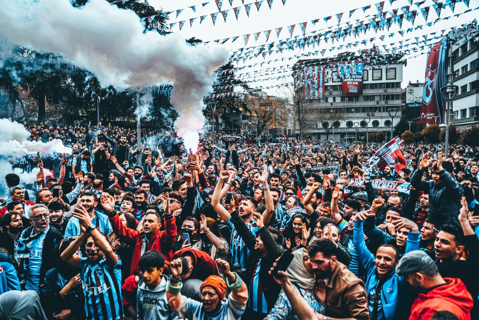 Trabzonspor şampiyonluk kutlamalarına başladı 8