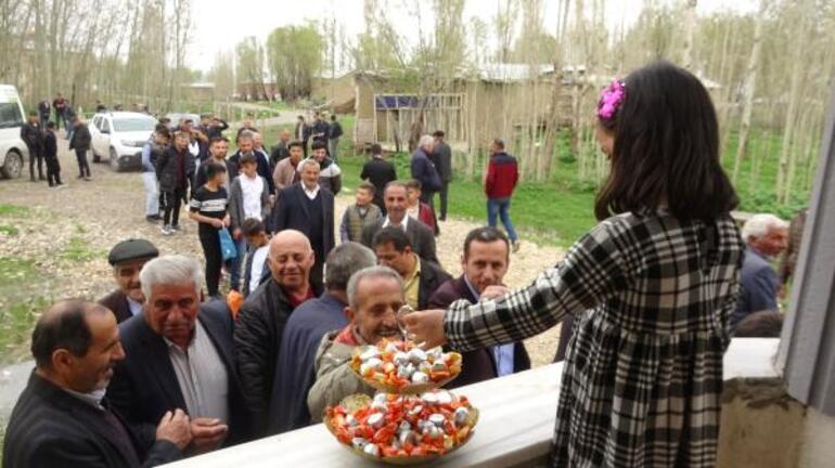 200 yıldır böyle bayramlaşıyorlar 7