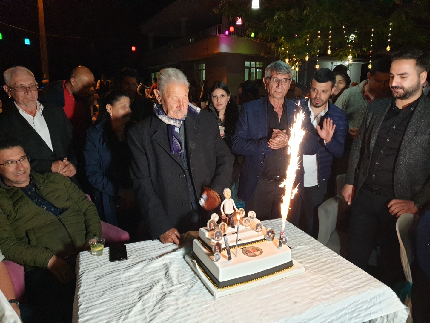 100 yaşına giren adama sürpriz doğum günü partisi 9