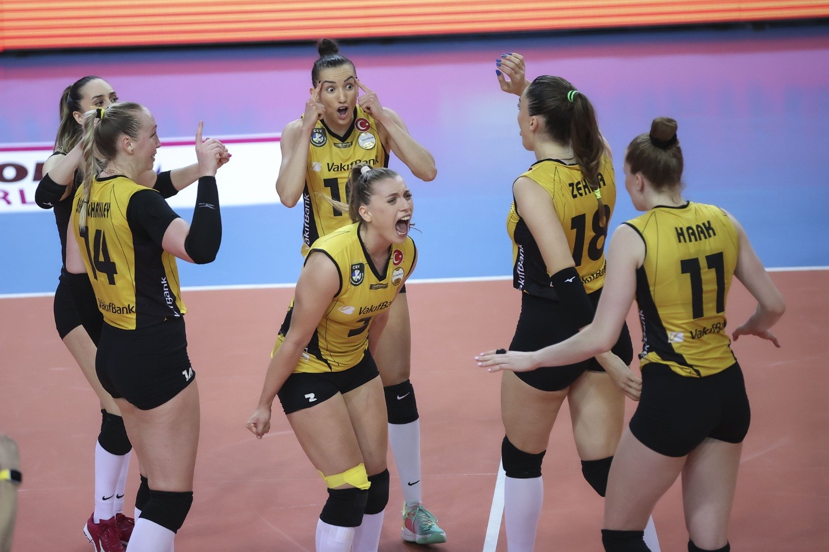 İşte adım adım gelen Vakıfbank'ın şampiyonluğu 5