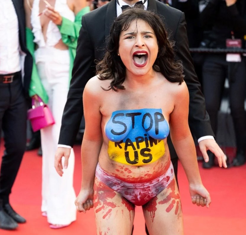 Cannes film festivaline'de çıplak protesto: Bize tecavüz etmeyi bırakın 3