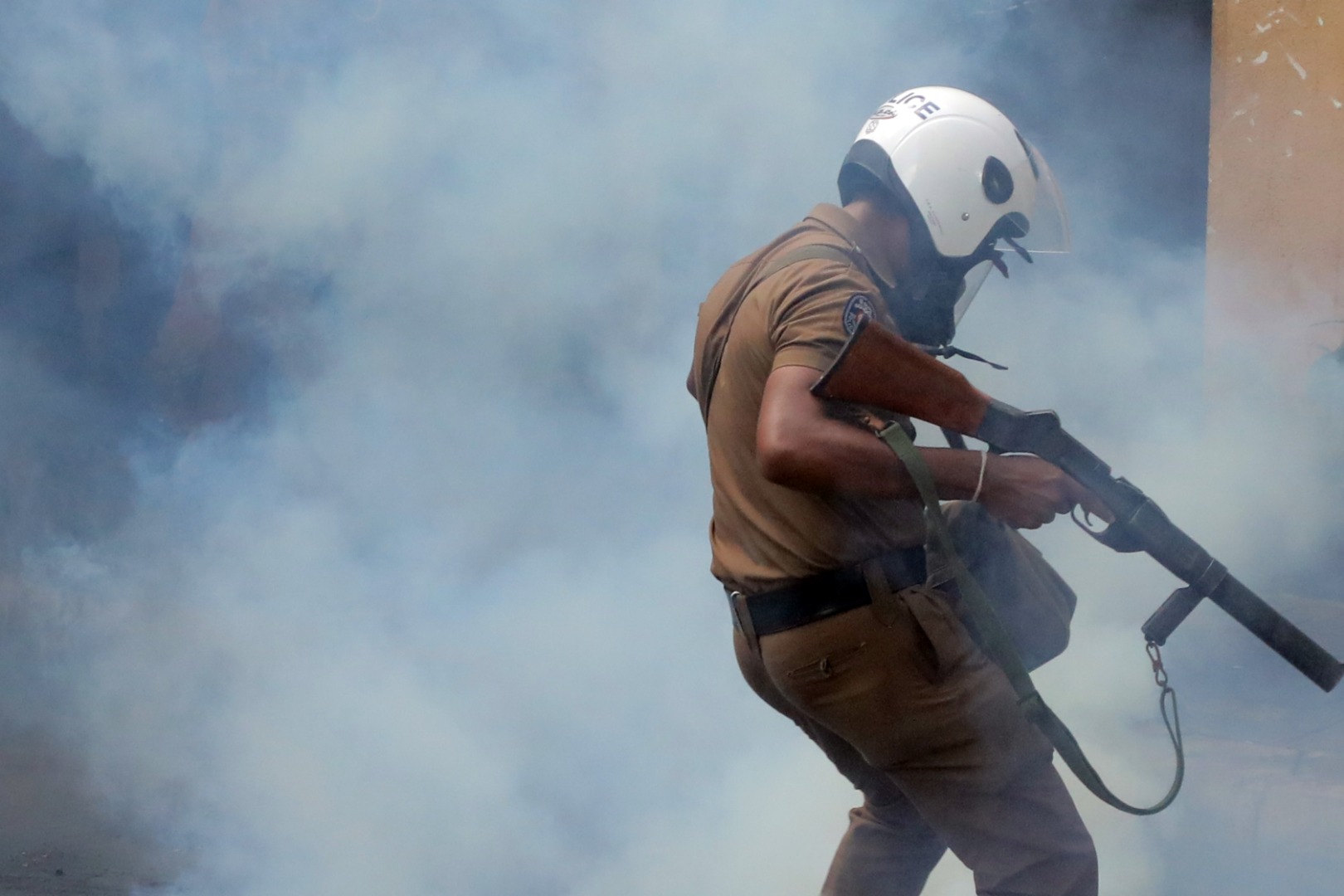 Sri Lanka'da  protestolar tüm hızı ve şiddetiyle sürüyor 3
